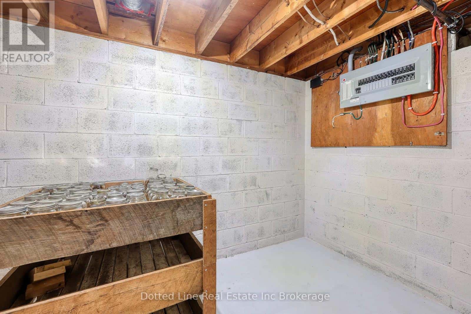 34 ALBERT STREET — Norfolk (Langton) - Photo 3 of 49