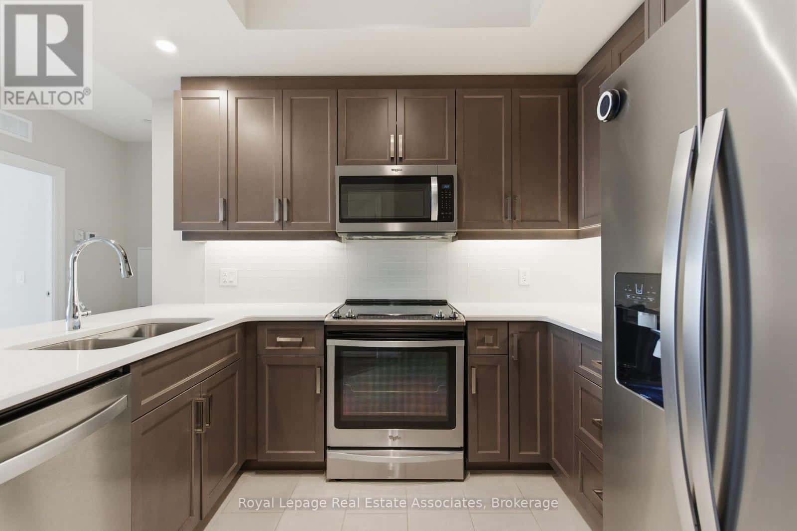 814 - 1878 GORDON STREET — Guelph (Pineridge/Westminster Woods) - Photo 4 of 32