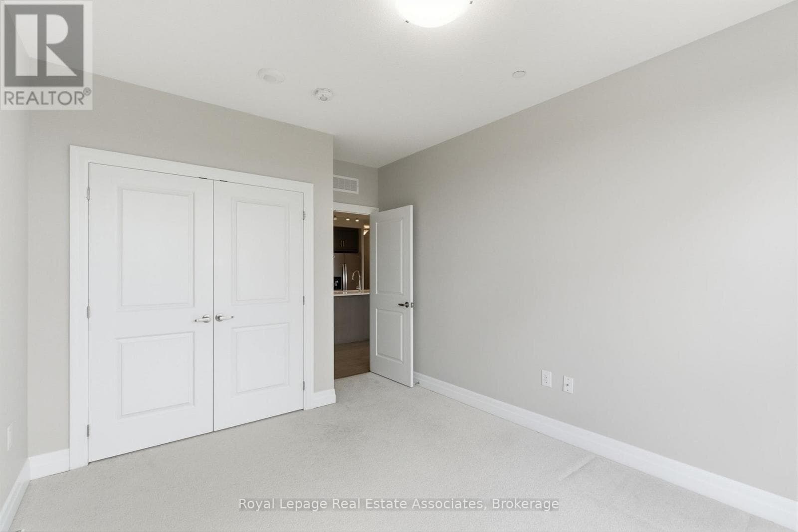 814 - 1878 GORDON STREET — Guelph (Pineridge/Westminster Woods) - Main photo