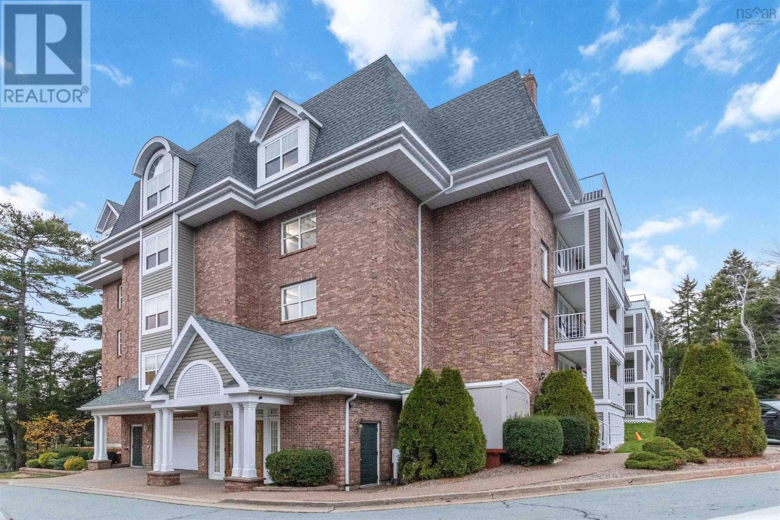 101 211 Hammonds Plains Road — Bedford - Main photo