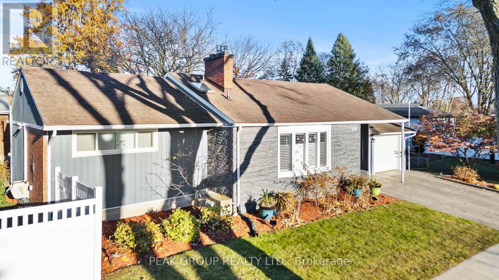 6015 THERESA STREET — Niagara Falls (Church's Lane) - Photo 4 of 36