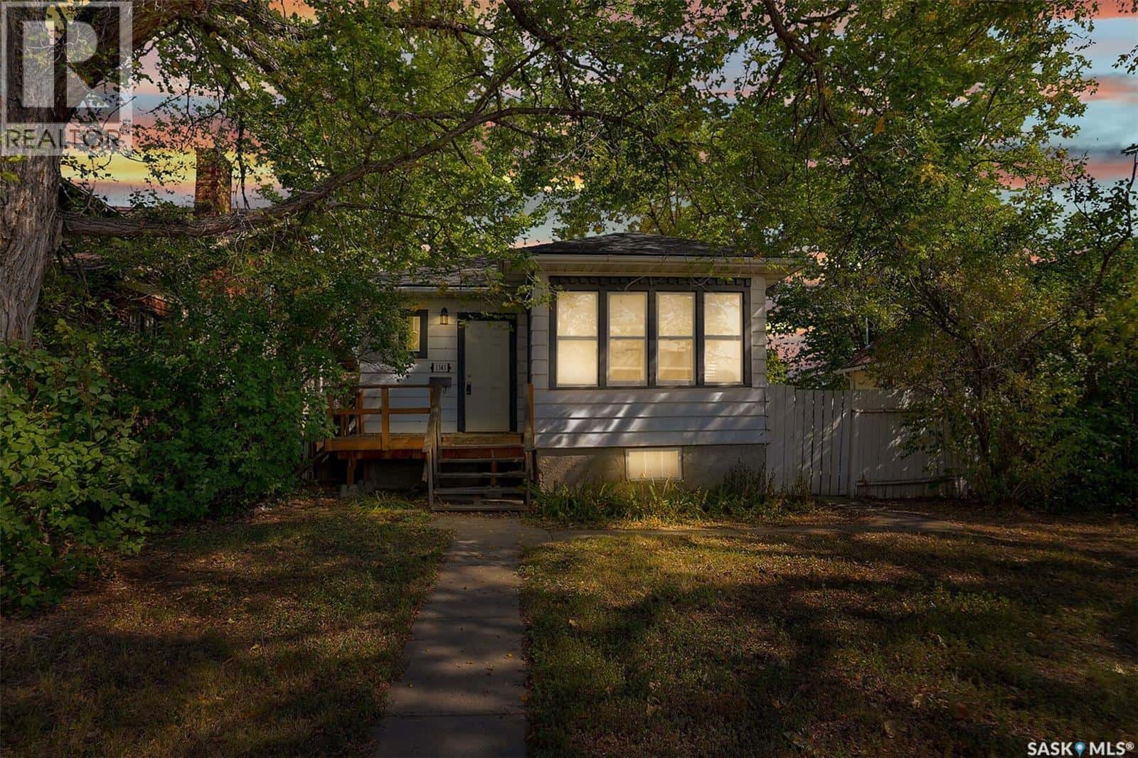 1343 Elphinstone STREET — Regina - Photo 4 of 33