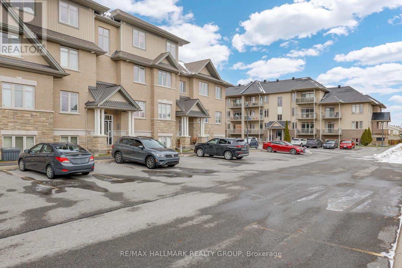 # B - 1067 BERYL PRIVATE — Ottawa - Photo 3 of 38