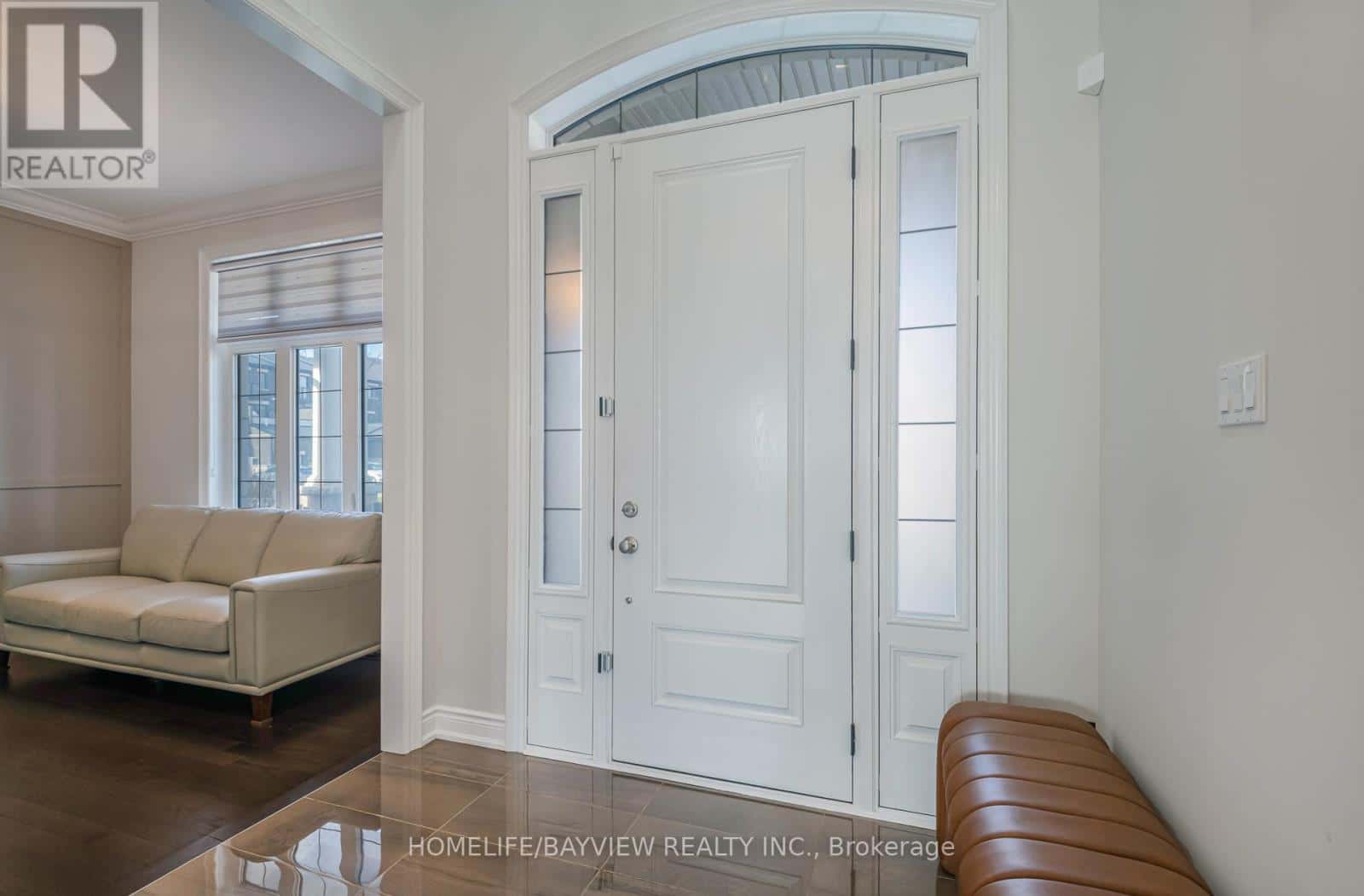 17 LACROSSE TRAIL — Vaughan (Kleinburg) - Photo 2 of 9