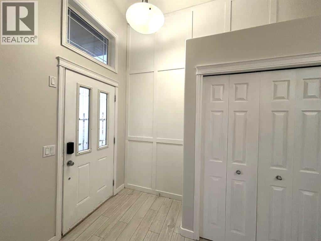 24 Birch Lane — Whitecourt, Alberta - Photo 2 of 36