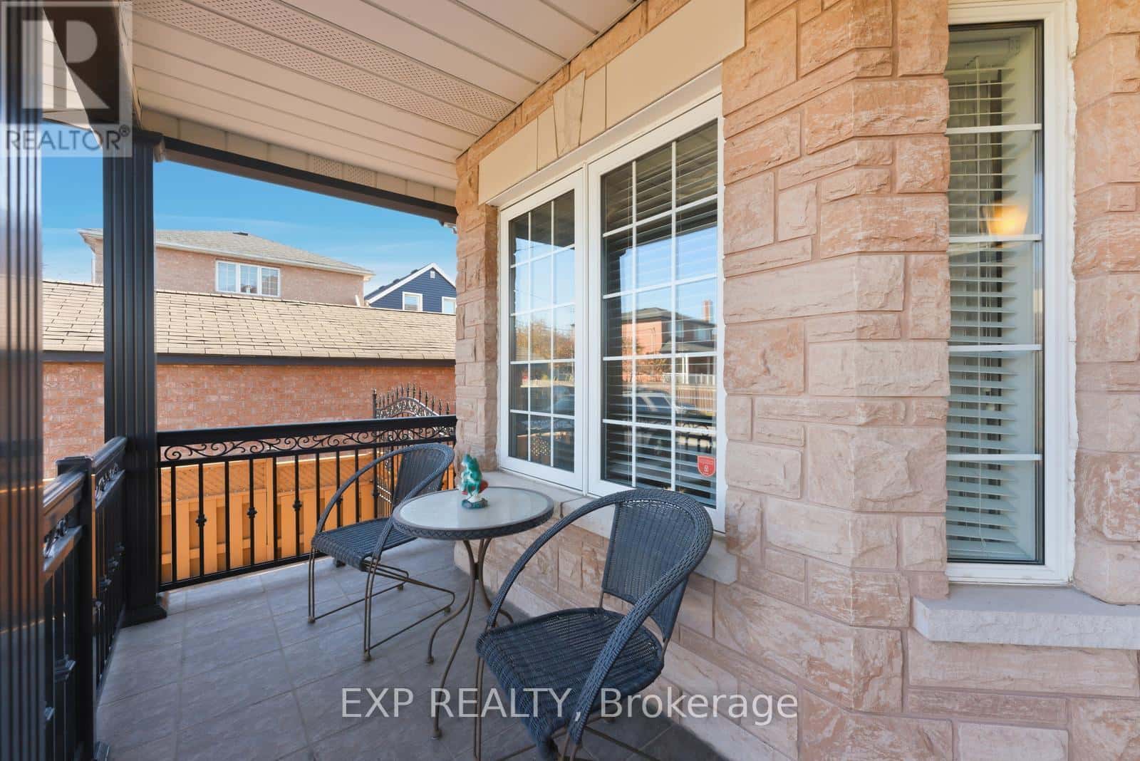 229 DUNRAVEN DRIVE — Toronto (Keelesdale-Eglinton West) - Photo 3 of 40