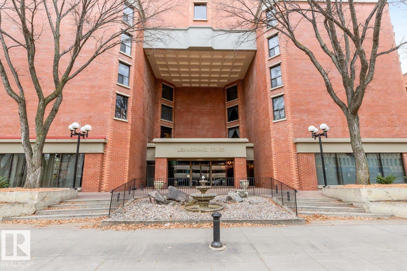 1503 11503 100 AV NW — Edmonton - Photo 4 of 73