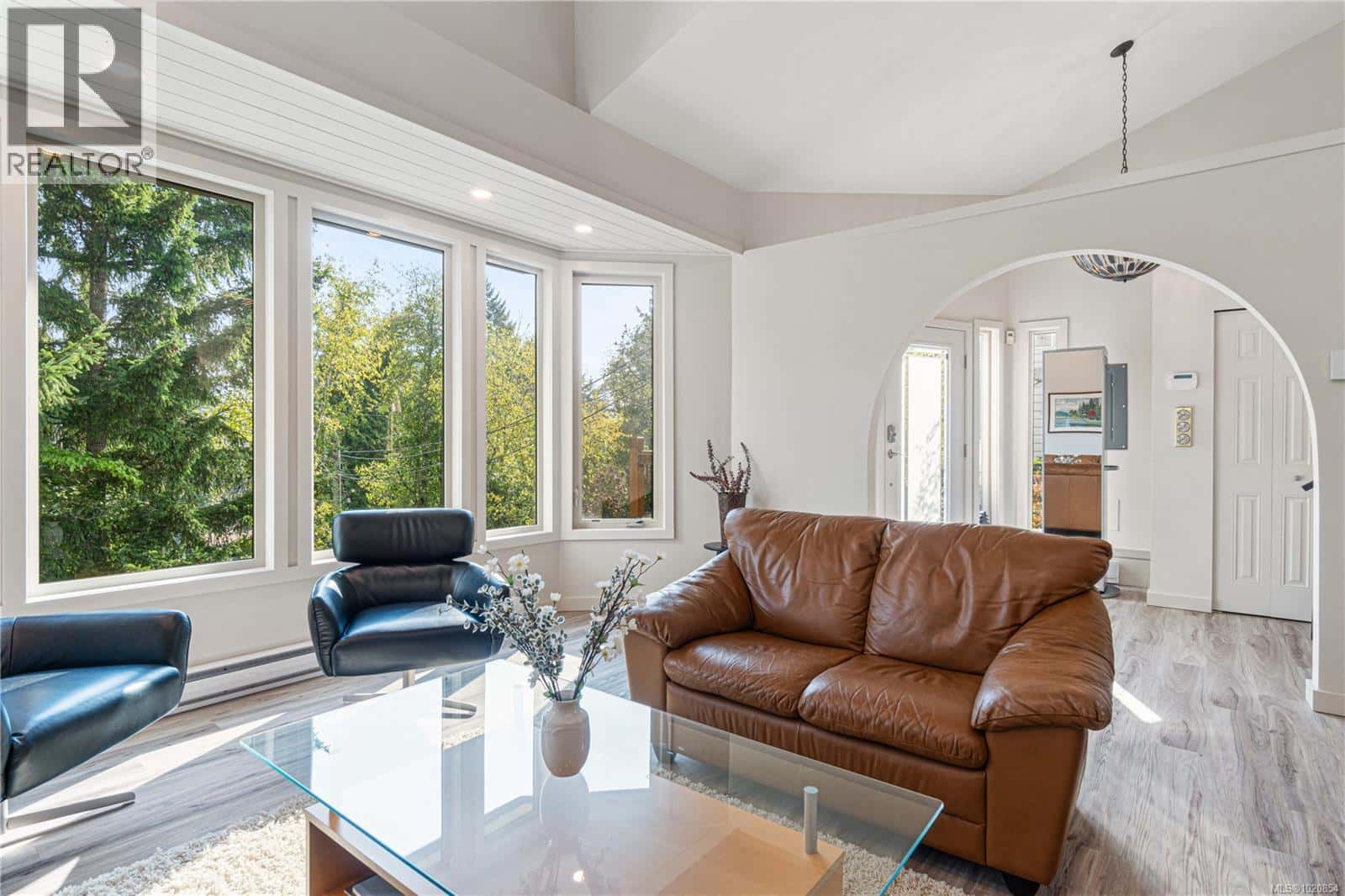 3132 Robin Hood Dr — Nanaimo - Photo 3 of 66