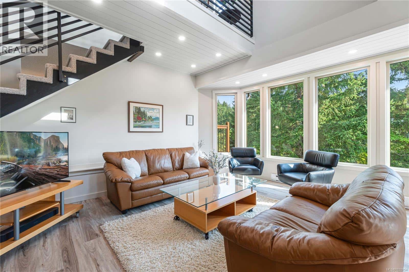 3132 Robin Hood Dr — Nanaimo - Photo 2 of 66