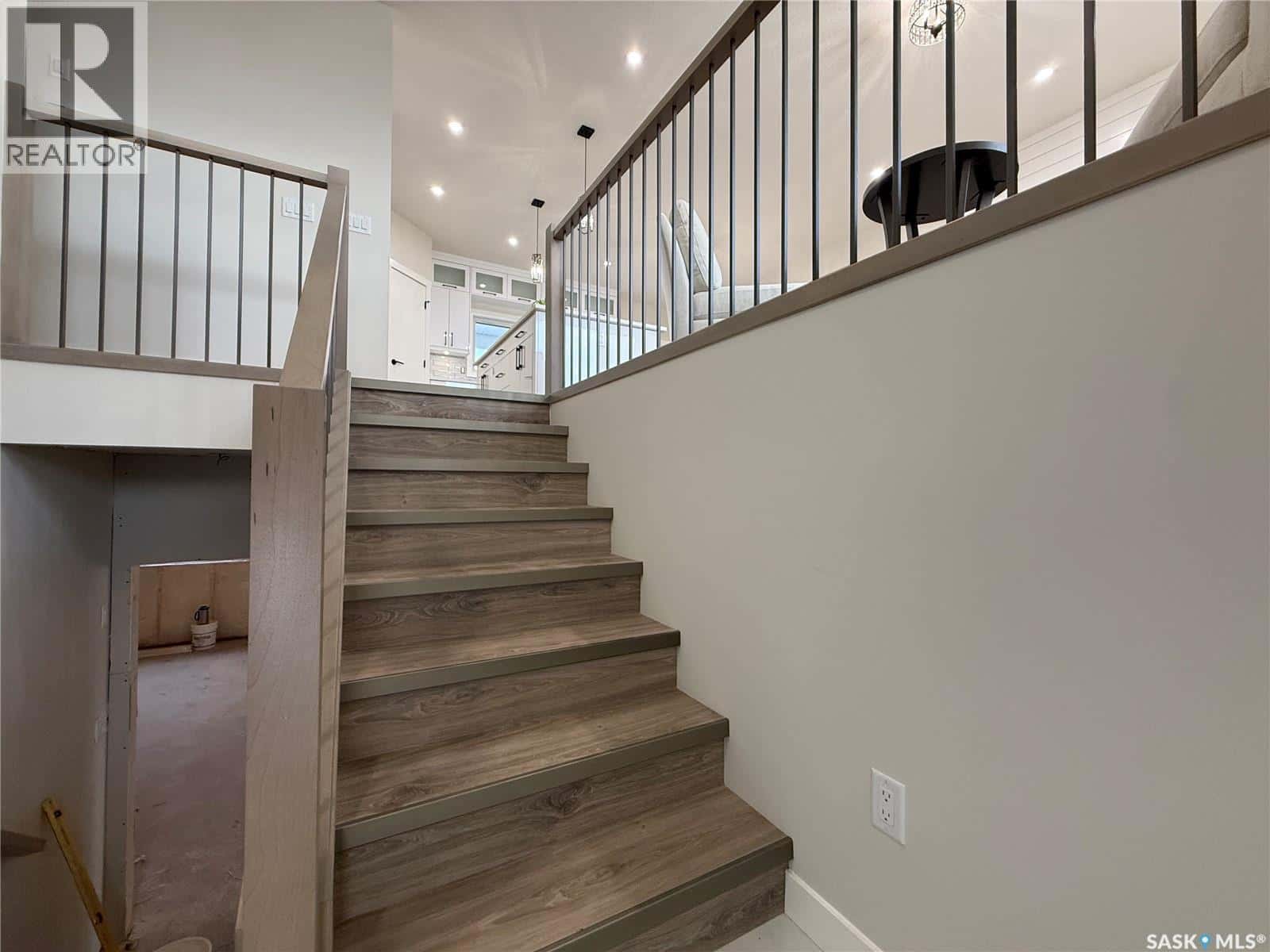 810 Ballesteros CRESCENT — Warman - Photo 3 of 30