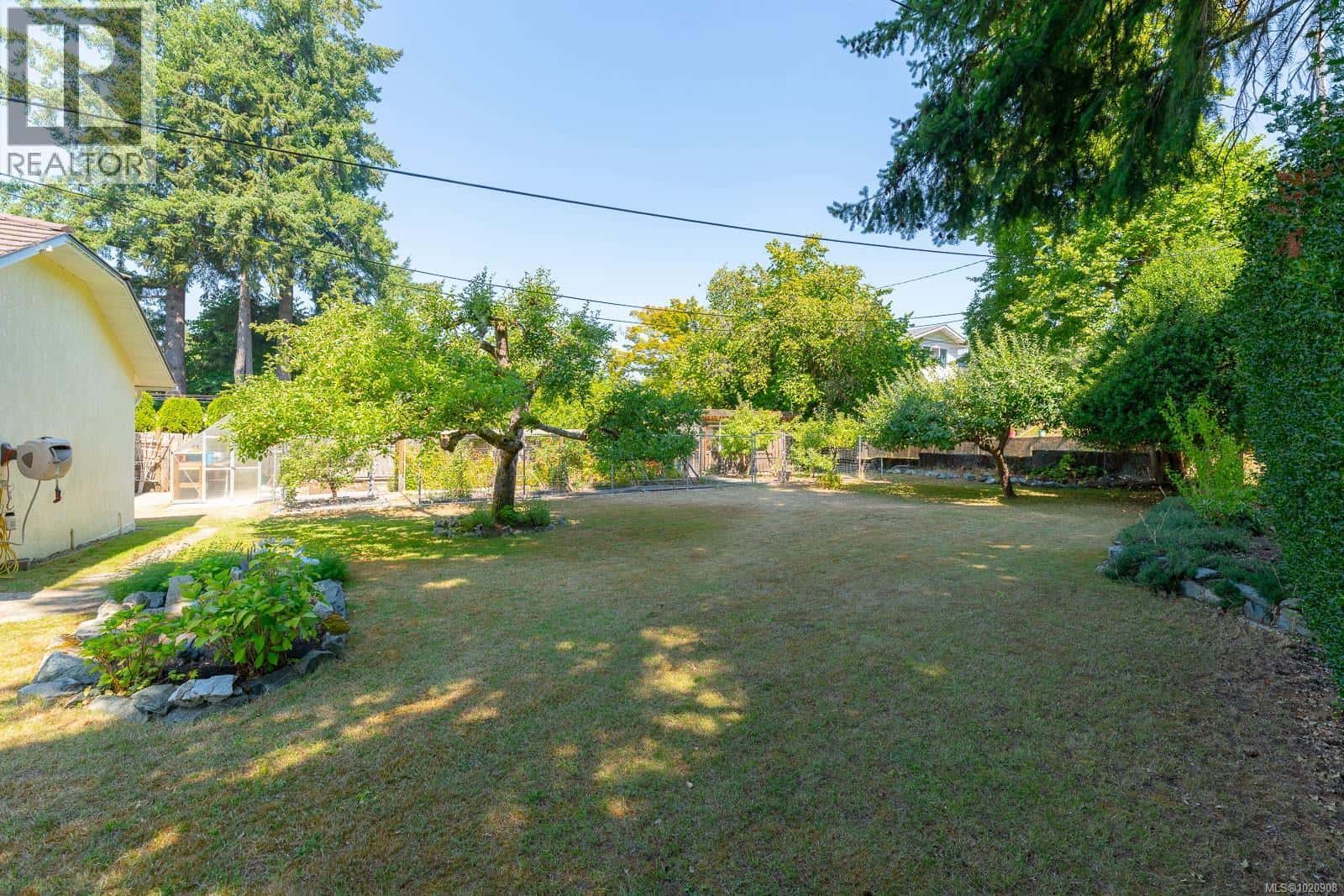 4471 Southgate Rd — Port Alberni - Photo 5 of 62