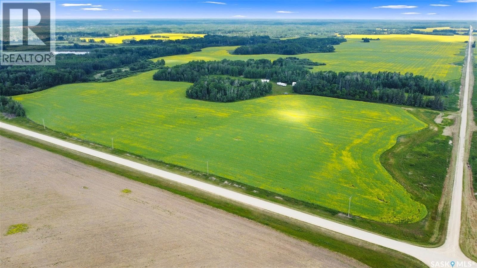 3 Quarters With Yard Site Near Endeavour — Endeavour - Main photo