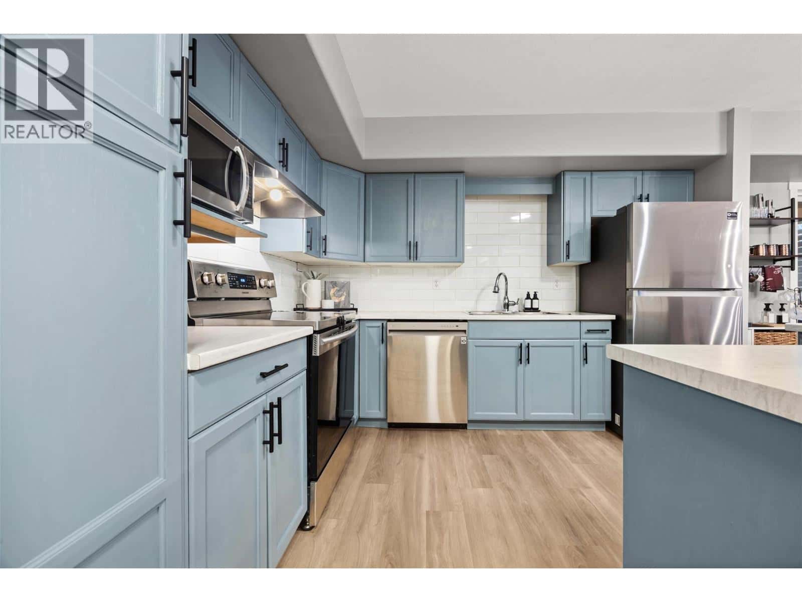 3115 De Montreuil Court Unit# 310 — Kelowna - Photo 3 of 37