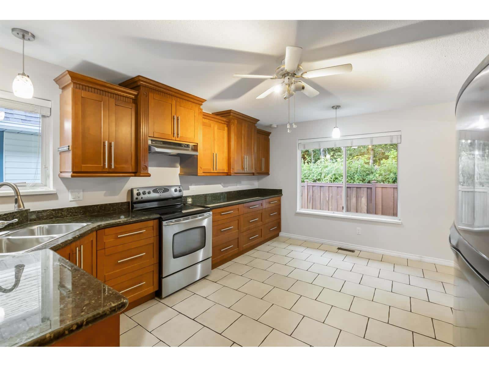 115 10172 141 STREET — Surrey - Photo 2 of 40