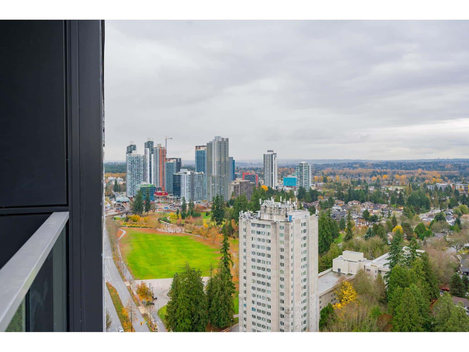 2505 13359 OLD YALE ROAD — Surrey - Photo 2 of 39