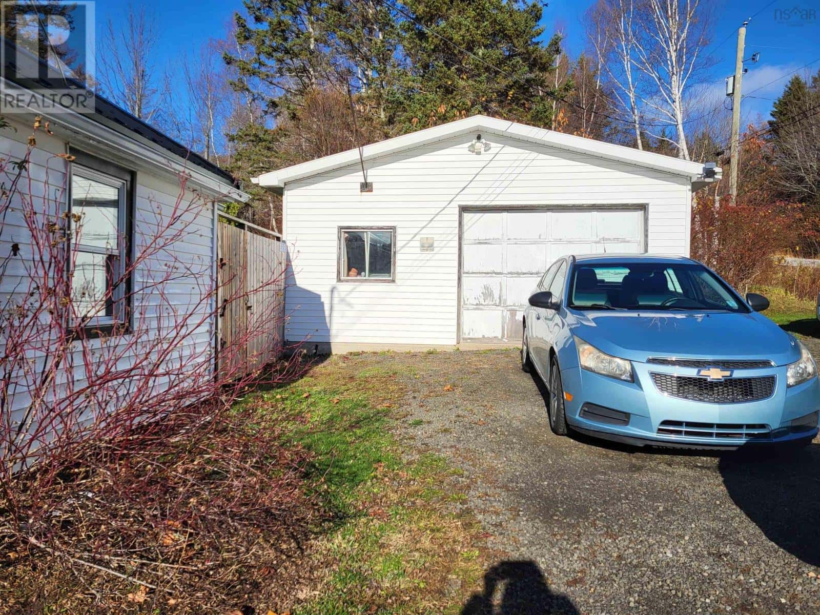 519 Inglewood Road — Beaconsfield - Photo 2 of 12