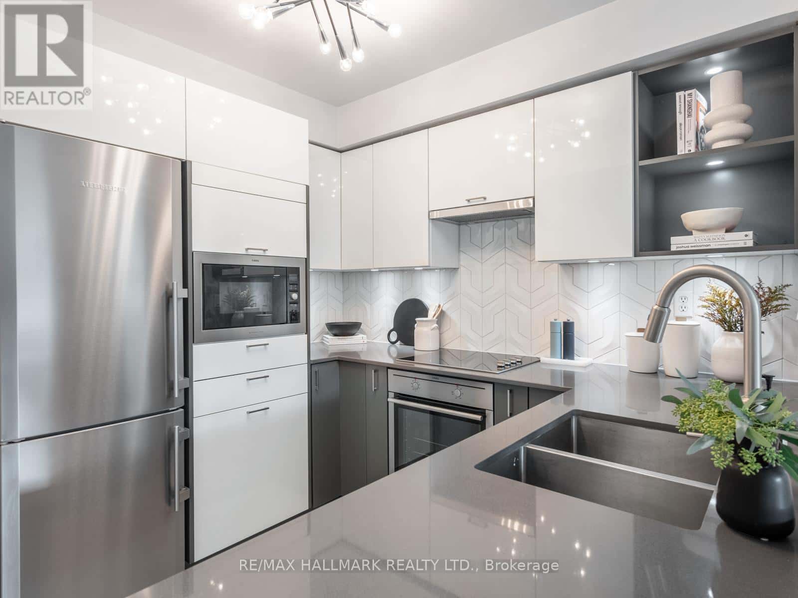 809 - 942 YONGE STREET — Toronto (Annex) - Photo 5 of 50