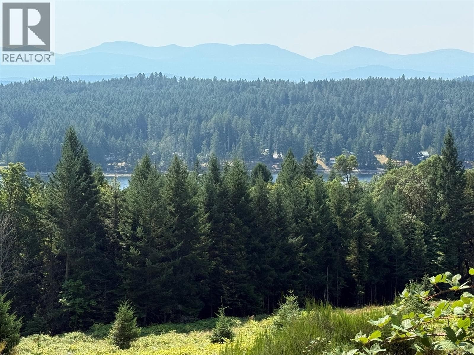 1 South Rd — Gabriola Island - Main photo