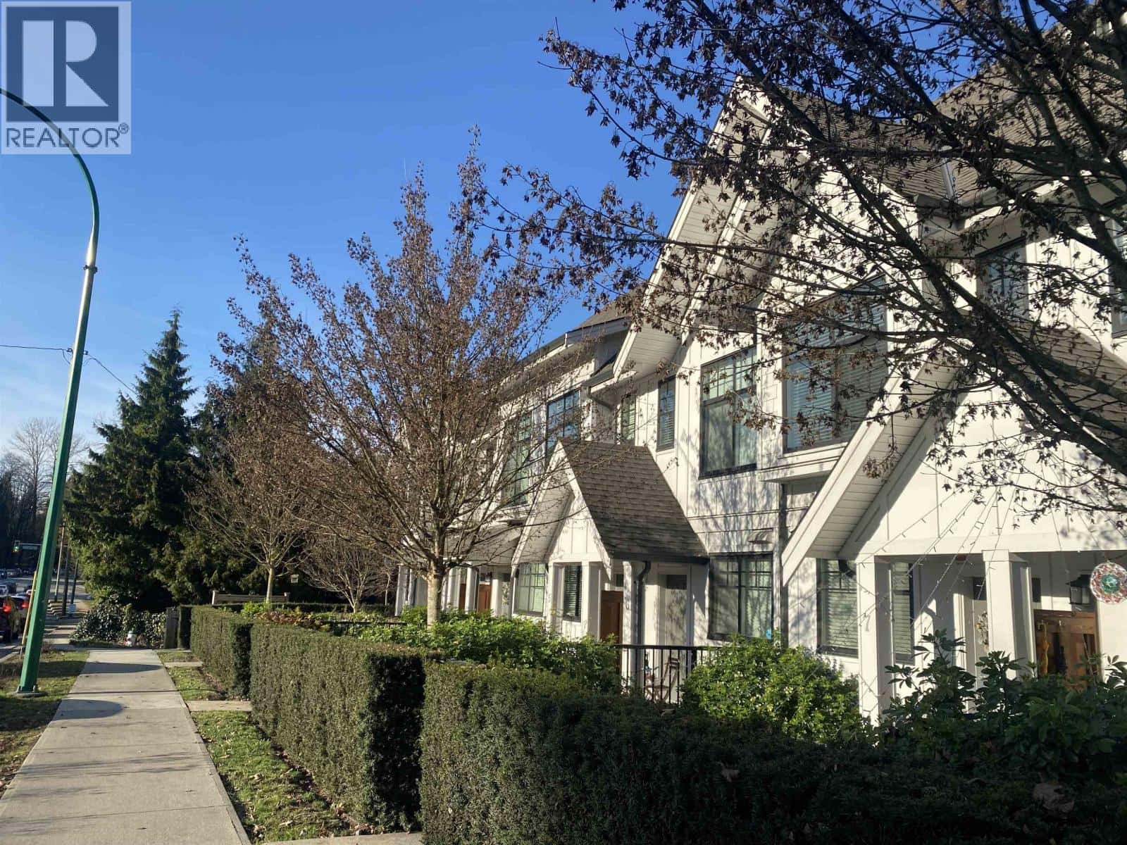 7 5122 CANADA WAY — Burnaby - Photo 2 of 3