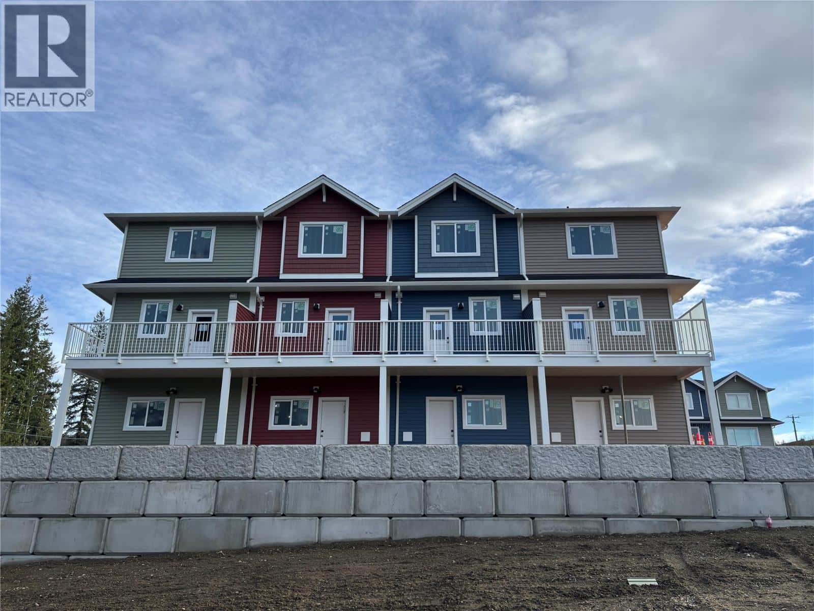 1910 11 Avenue NE Unit# 3 — Salmon Arm - Photo 3 of 54