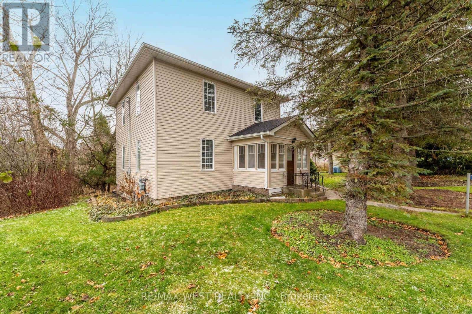 4 CORYELL STREET — Scugog - Photo 2 of 20