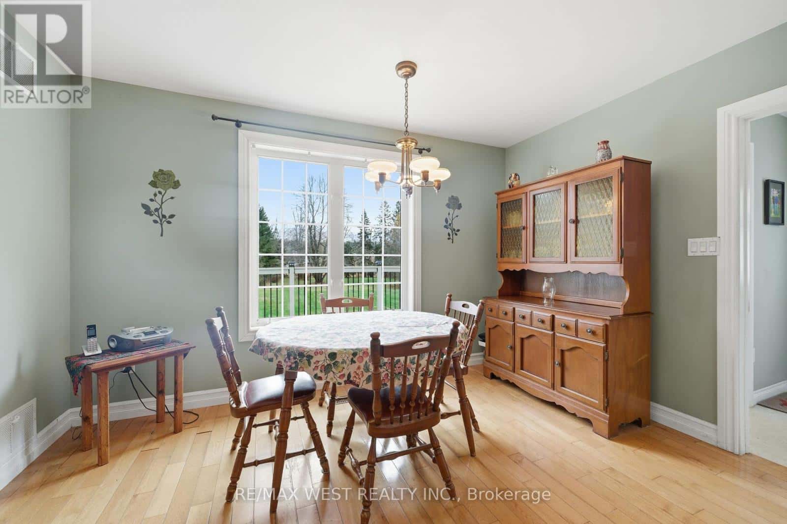 4 CORYELL STREET — Scugog - Photo 5 of 20