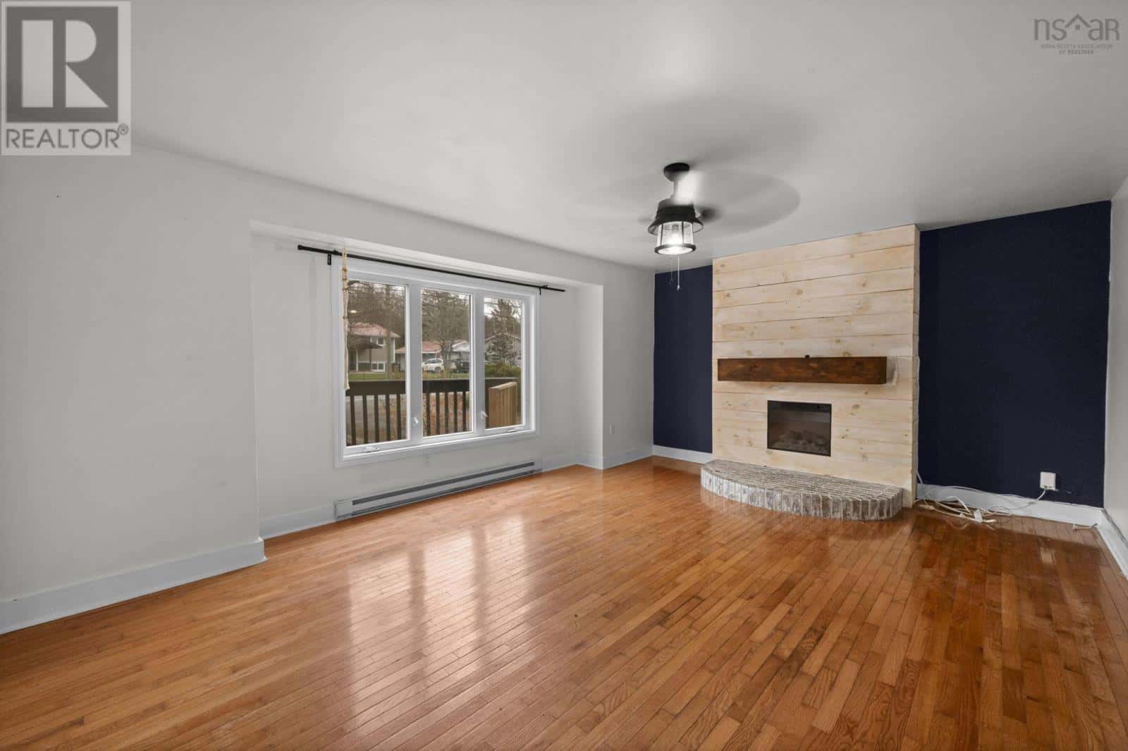 687 Waverley Road — Dartmouth - Photo 3 of 50