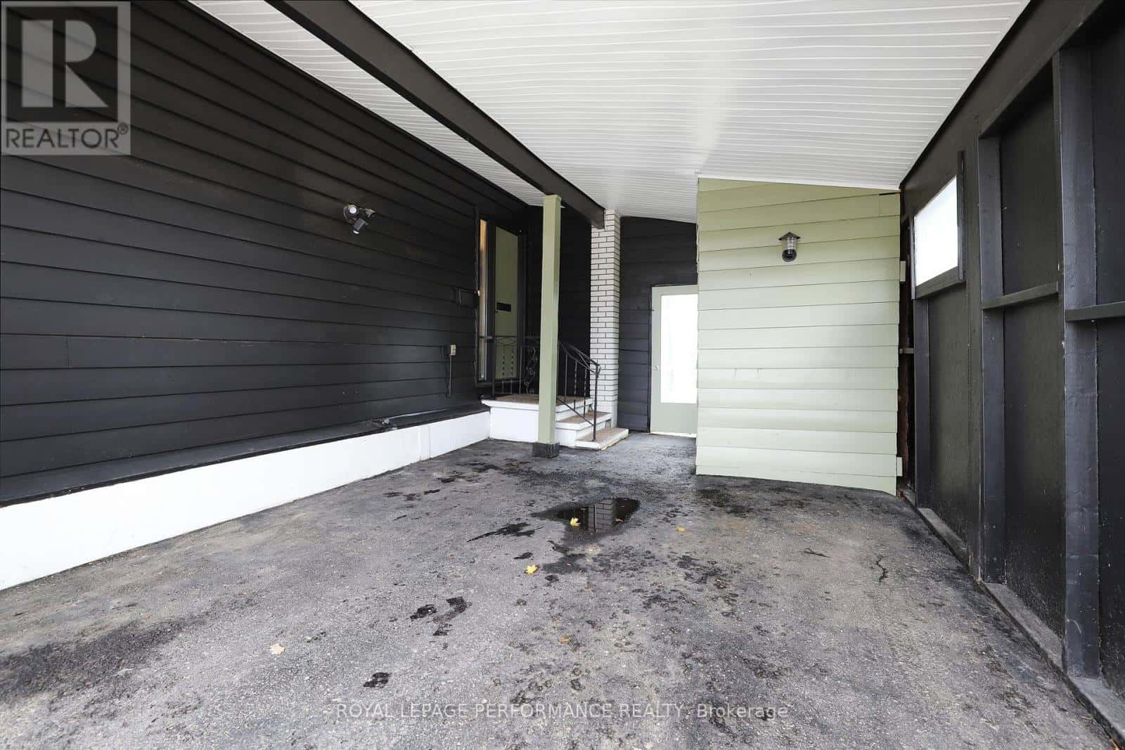 2320 NERTA STREET — Ottawa, Ontario - Photo 3 of 48