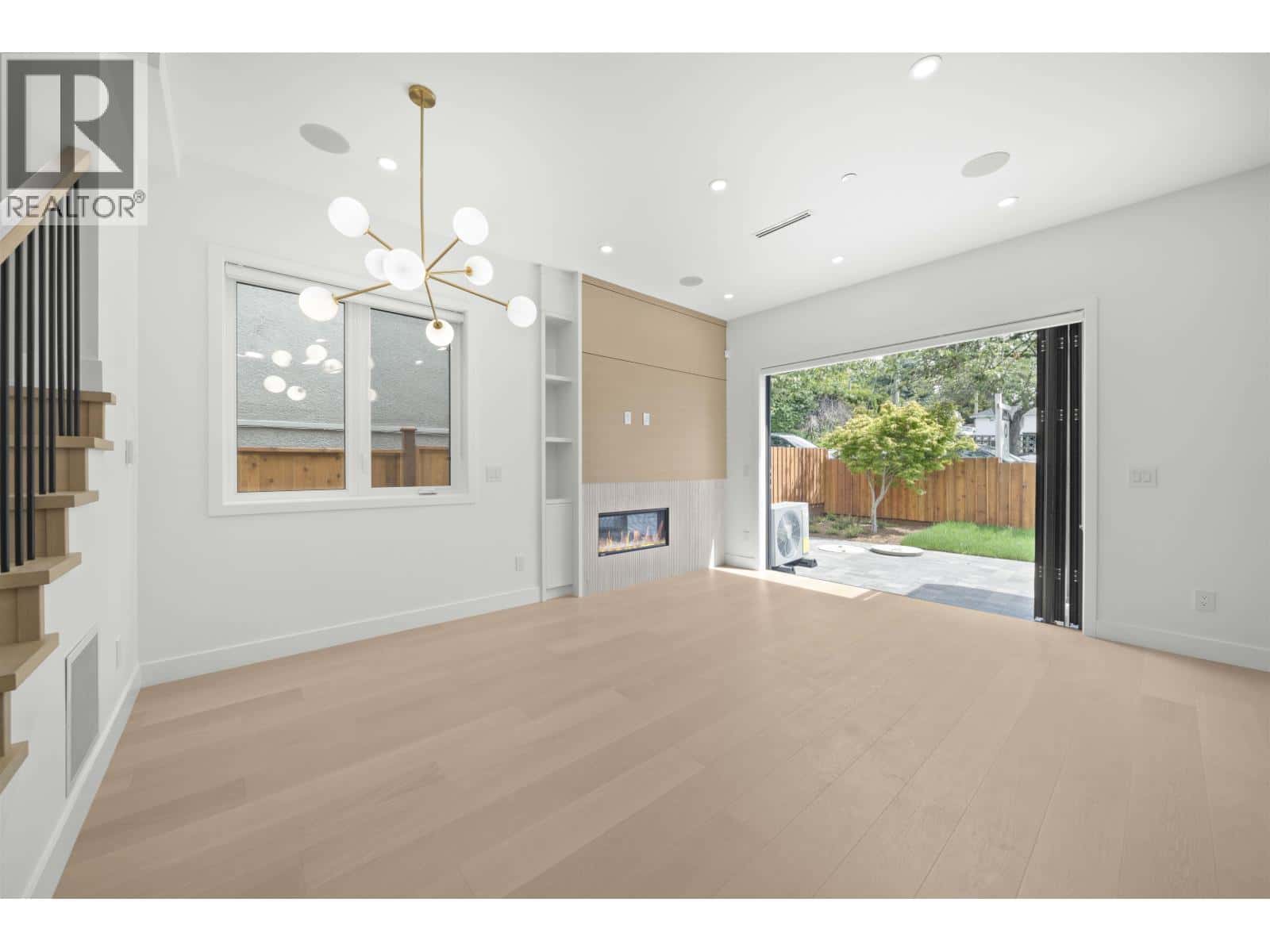 1 6461 E PRINCE EDWARD STREET — Vancouver, British Columbia - Photo 5 of 28