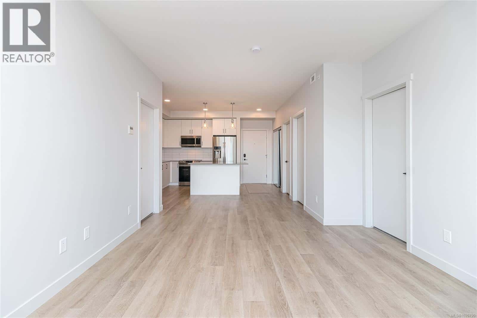 606 2465 Gateway Rd — Langford, British Columbia - Photo 4 of 45