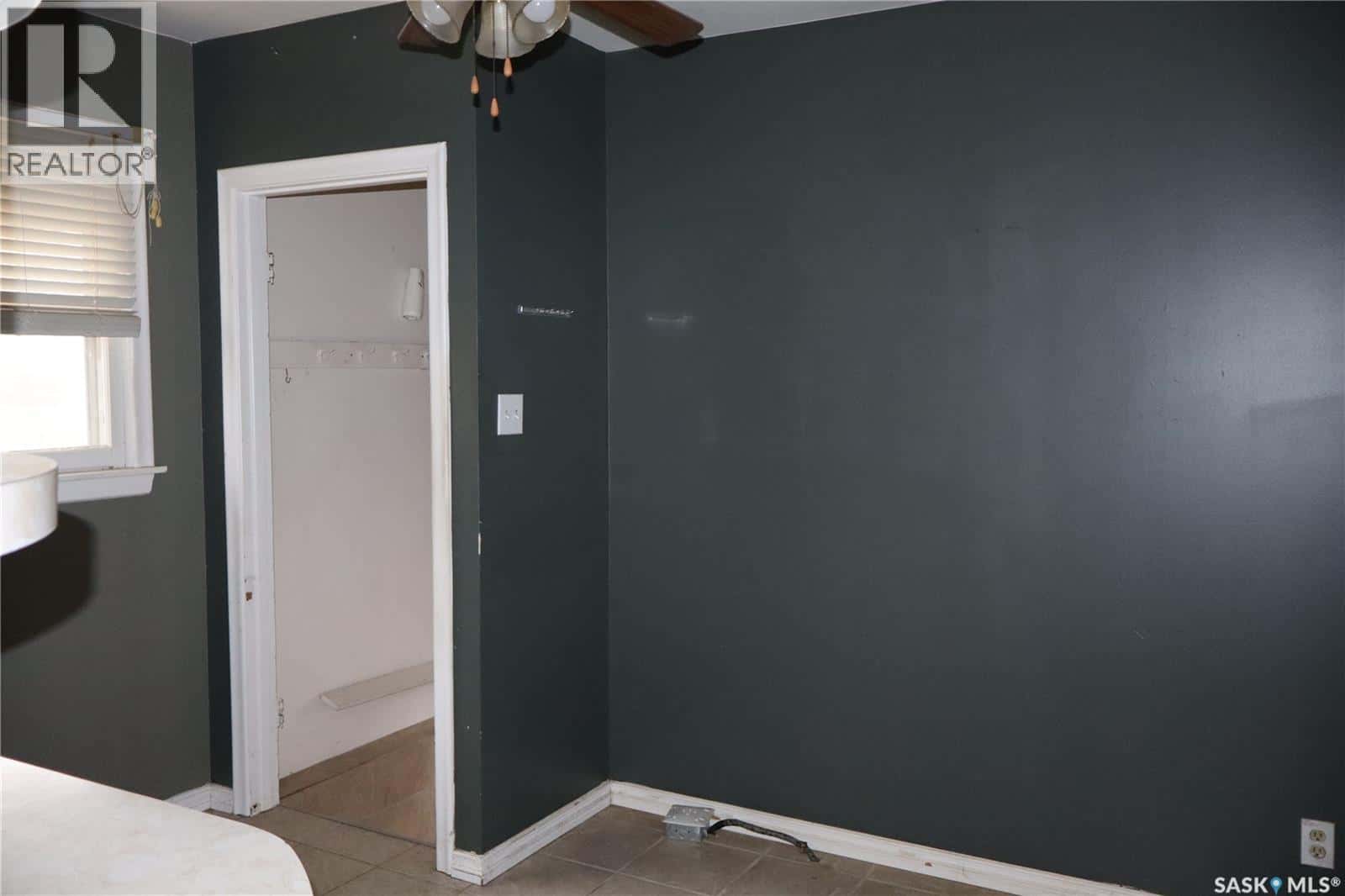 764 Fairford STREET E — Moose Jaw, Saskatchewan - Photo 4 of 22