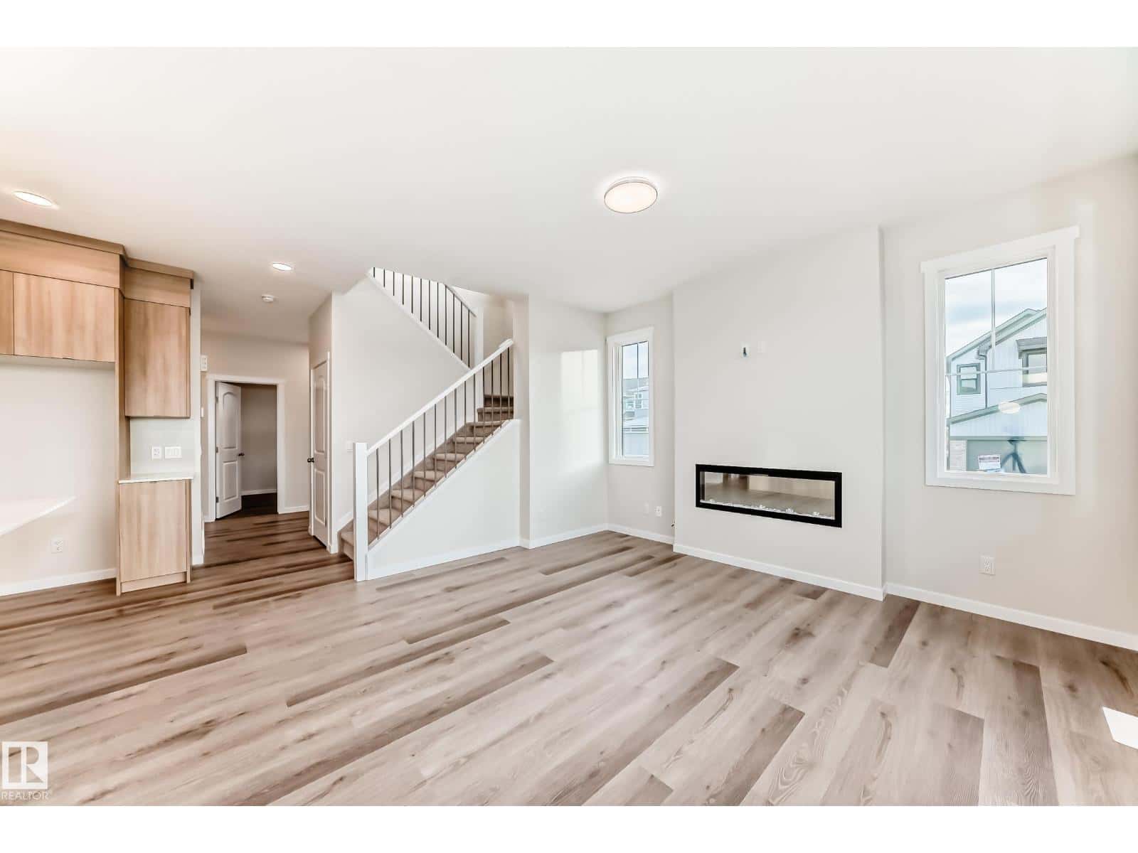 2346 EGRET WY NW — Edmonton - Photo 5 of 51