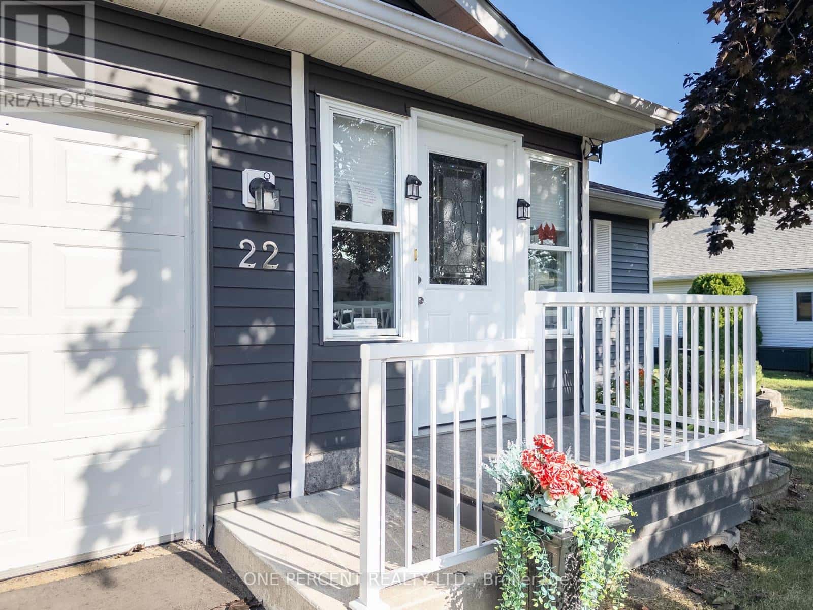 22 HERITAGE DRIVE — Prince Edward County (Wellington Ward) - Photo 4 of 33