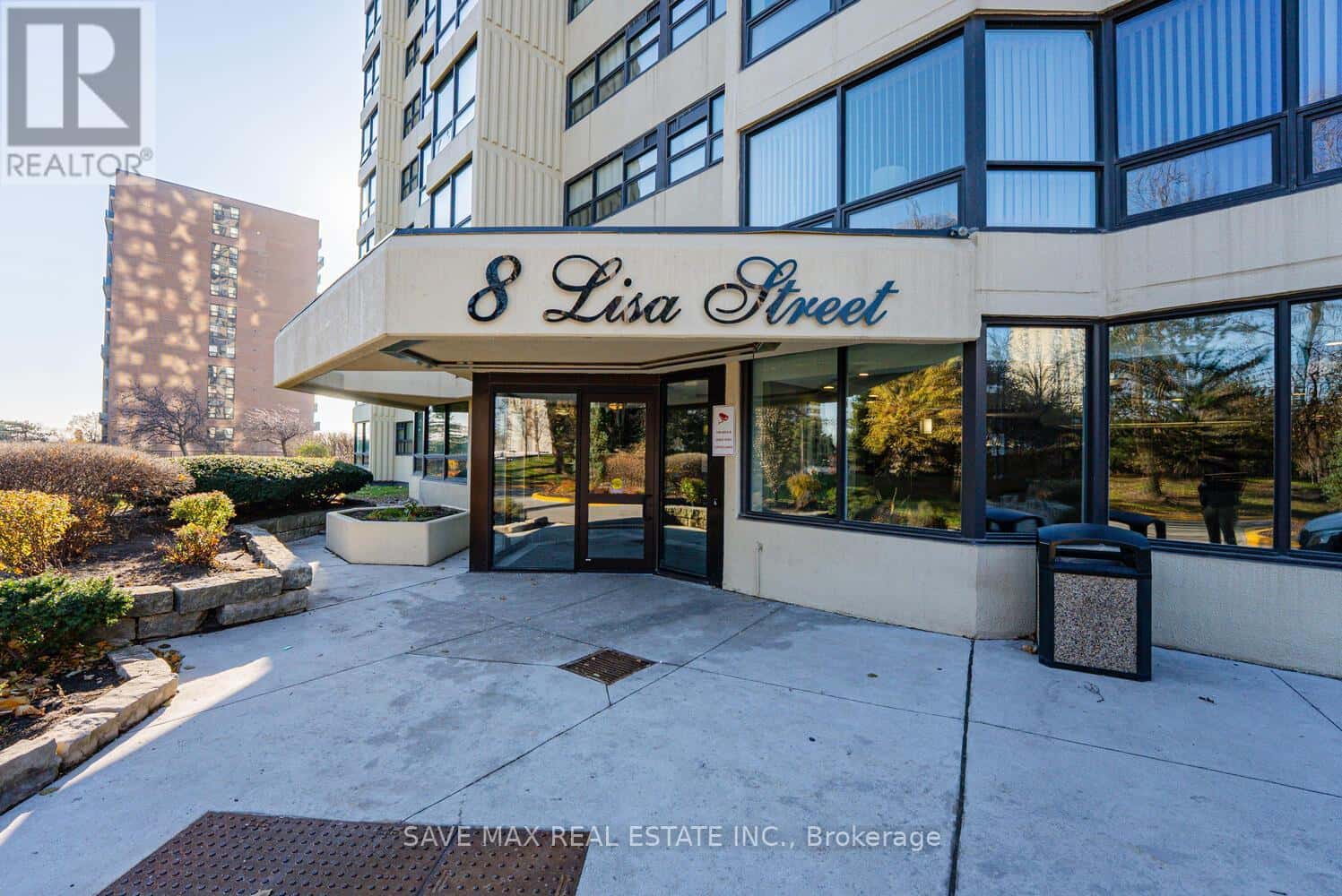 307 - 8 LISA STREET — Brampton (Queen Street Corridor) - Photo 2 of 48