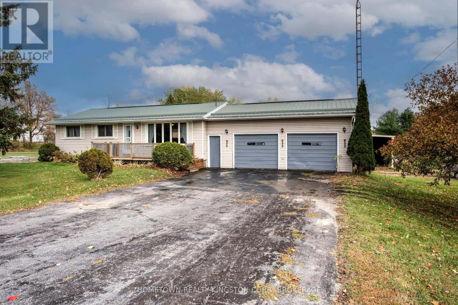 , Frontenac (Frontenac South), — Frontenac (Frontenac South) - Photo 2 of 20