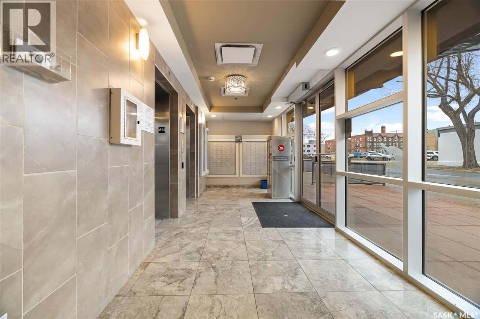 , Regina, — Regina - Photo 3 of 36