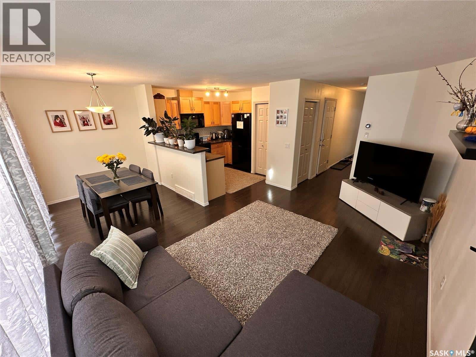 , Regina, — Regina - Photo 5 of 35