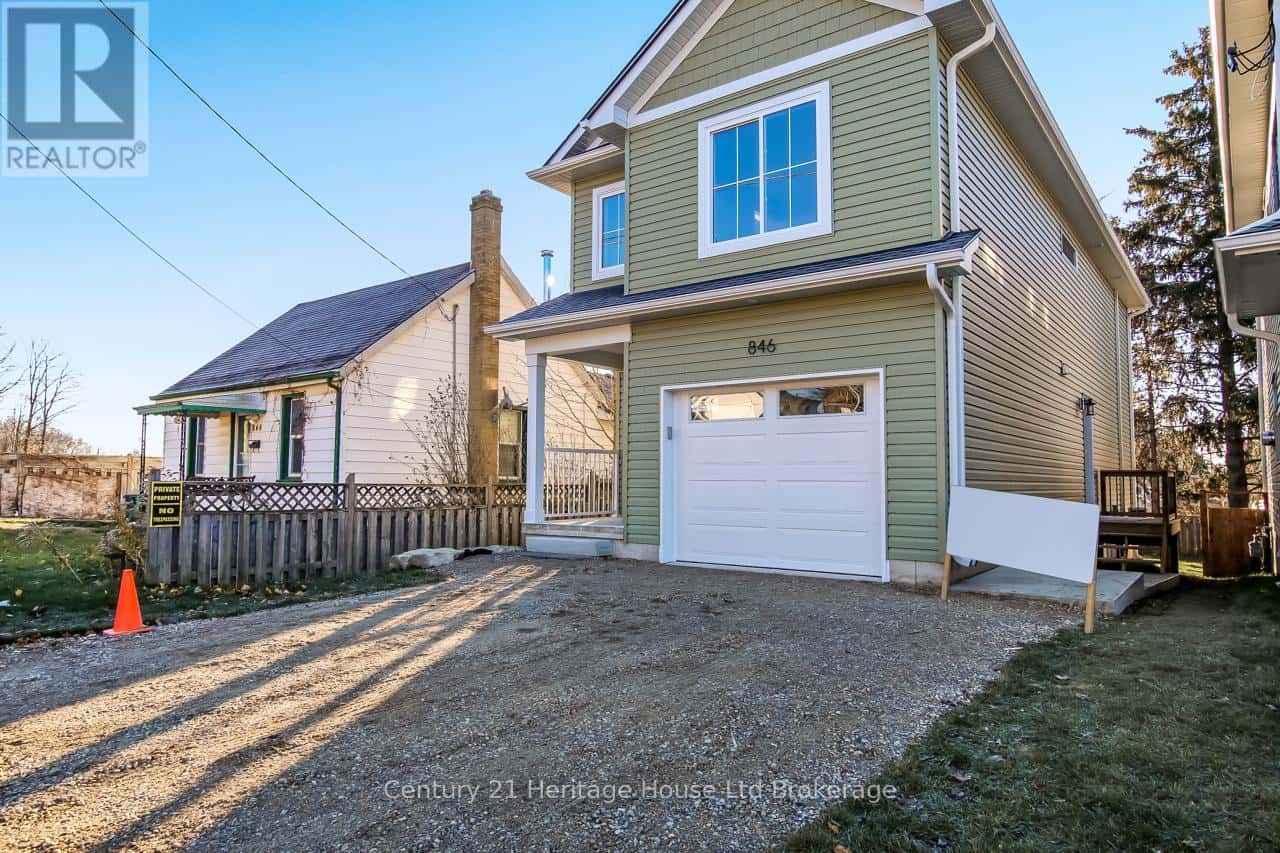 , Woodstock (Woodstock - South), — Woodstock (Woodstock - South) - Photo 2 of 32