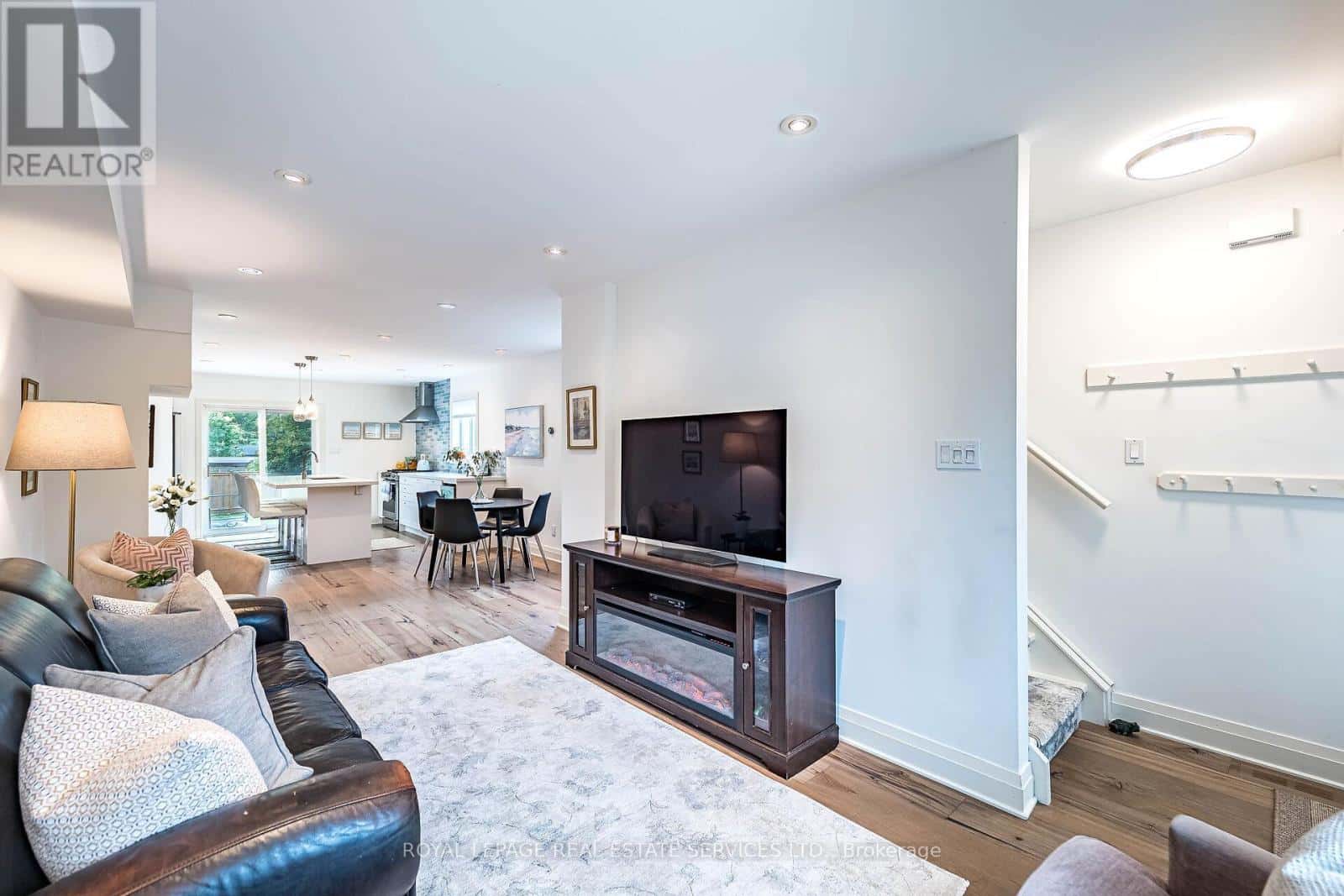 , Toronto (New Toronto), — Toronto (New Toronto) - Photo 5 of 48