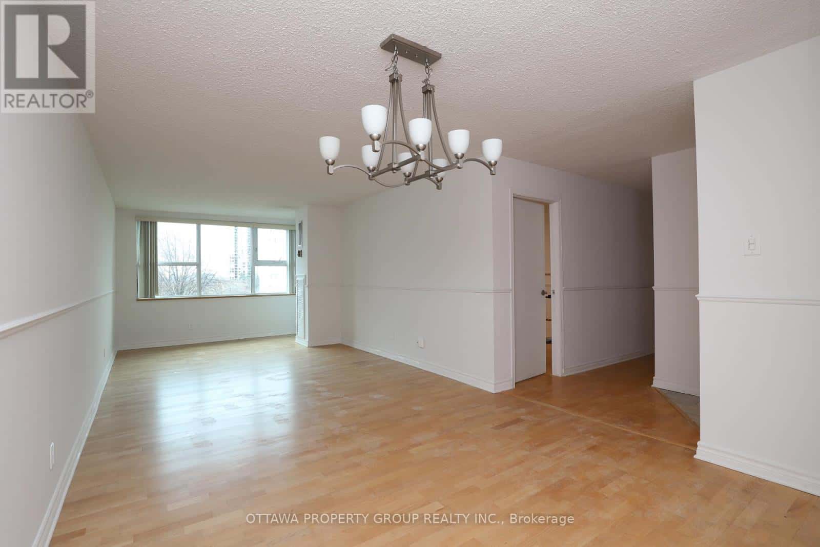 , Ottawa, — Ottawa - Photo 5 of 26