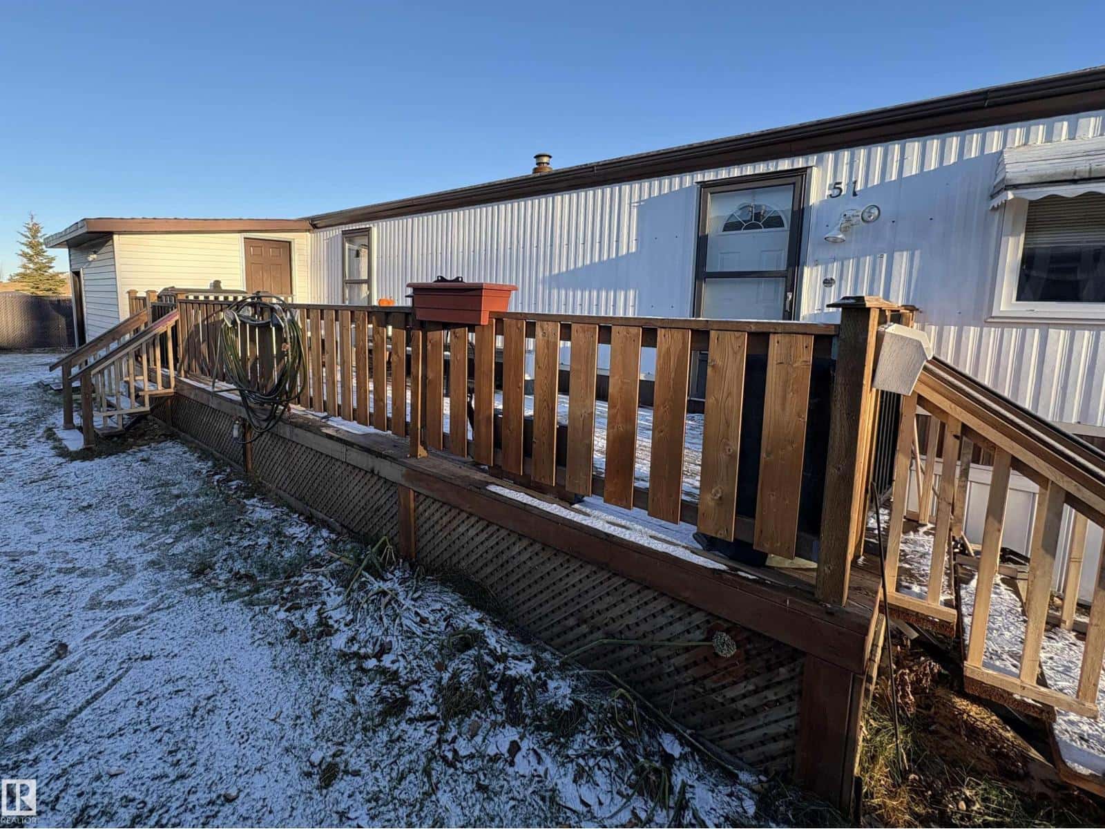 51 12604 153 AV NW — Edmonton - Photo 5 of 29