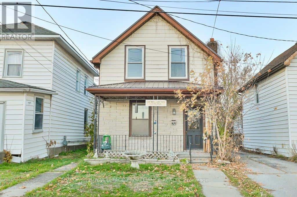 431 MAIN STREET — Deseronto (Deseronto (Town)) - Photo 2 of 36