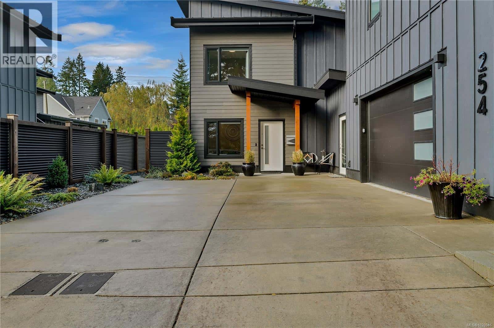 254 Twillingate Rd — Campbell River - Photo 2 of 59