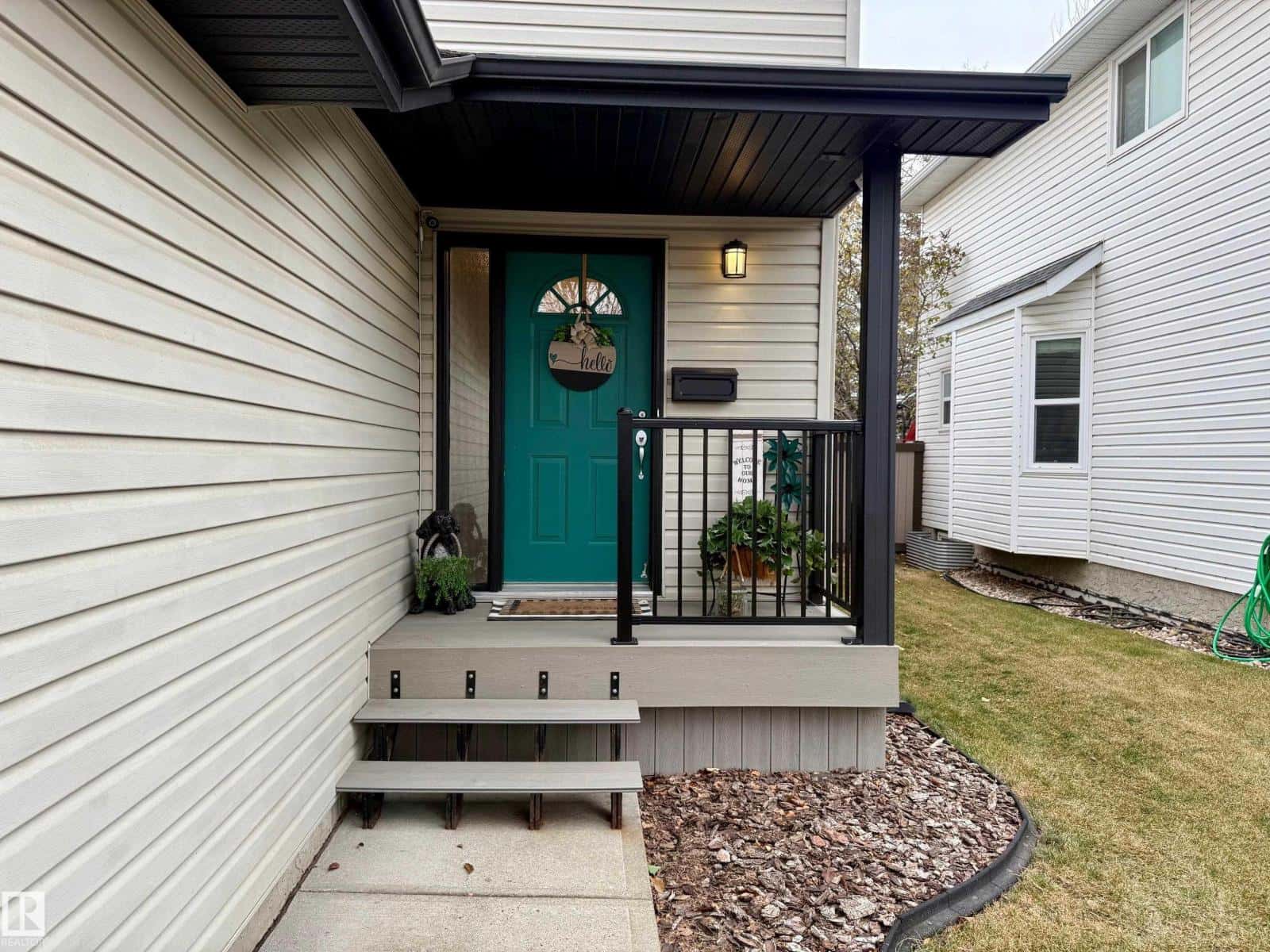 4118 29 ST NW — Edmonton - Photo 2 of 33