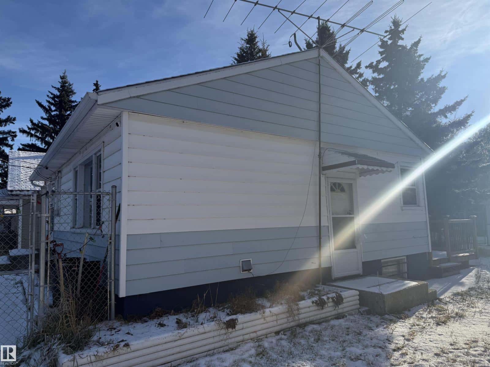 5107 49 AV — Andrew - Photo 2 of 16