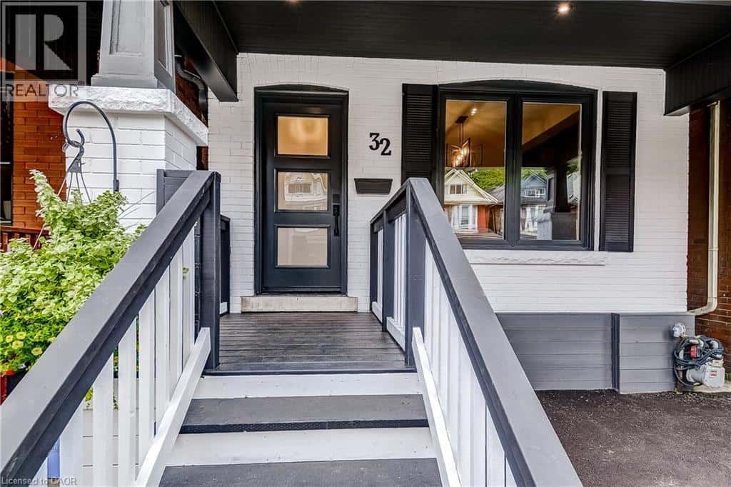 32 CUMBERLAND Avenue — Hamilton - Photo 3 of 49