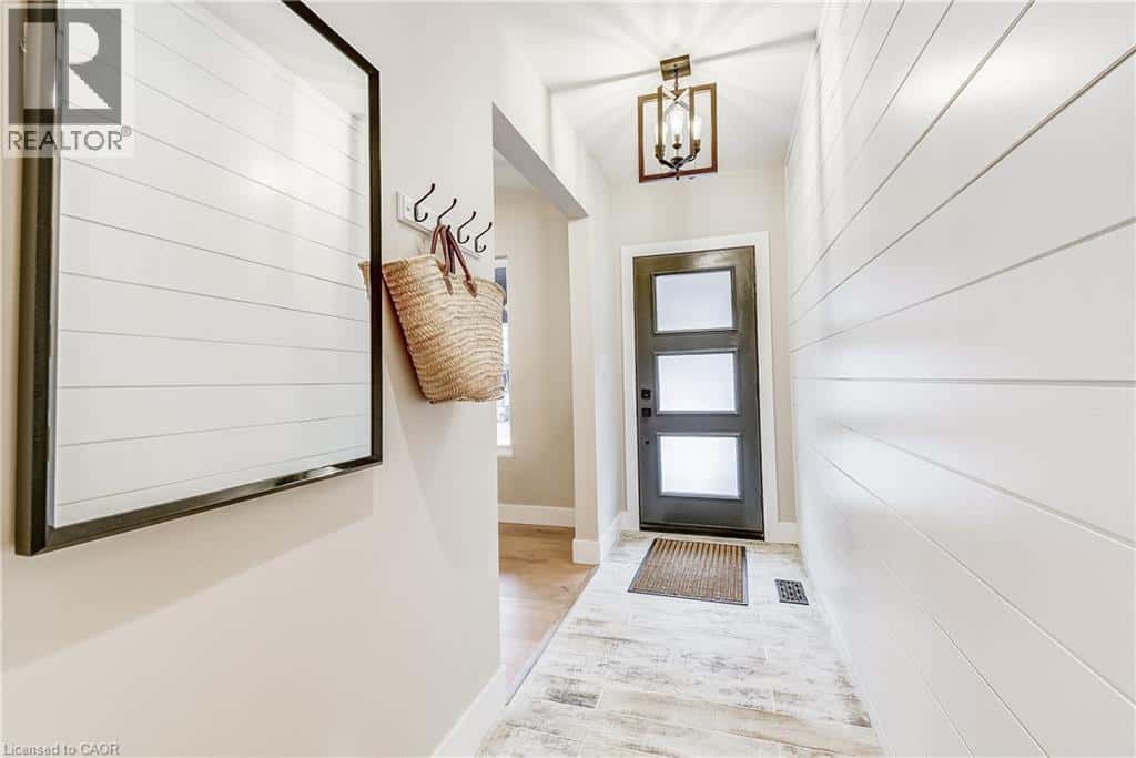 32 CUMBERLAND Avenue — Hamilton - Photo 4 of 49