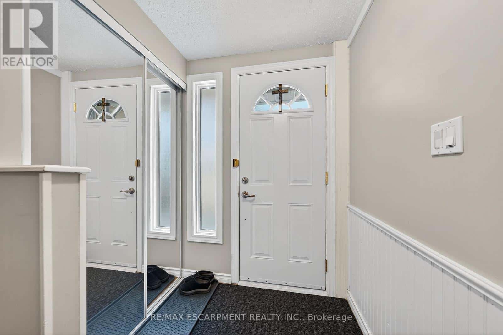 64 - 145 RICE AVENUE — Hamilton (Fessenden) - Photo 4 of 35