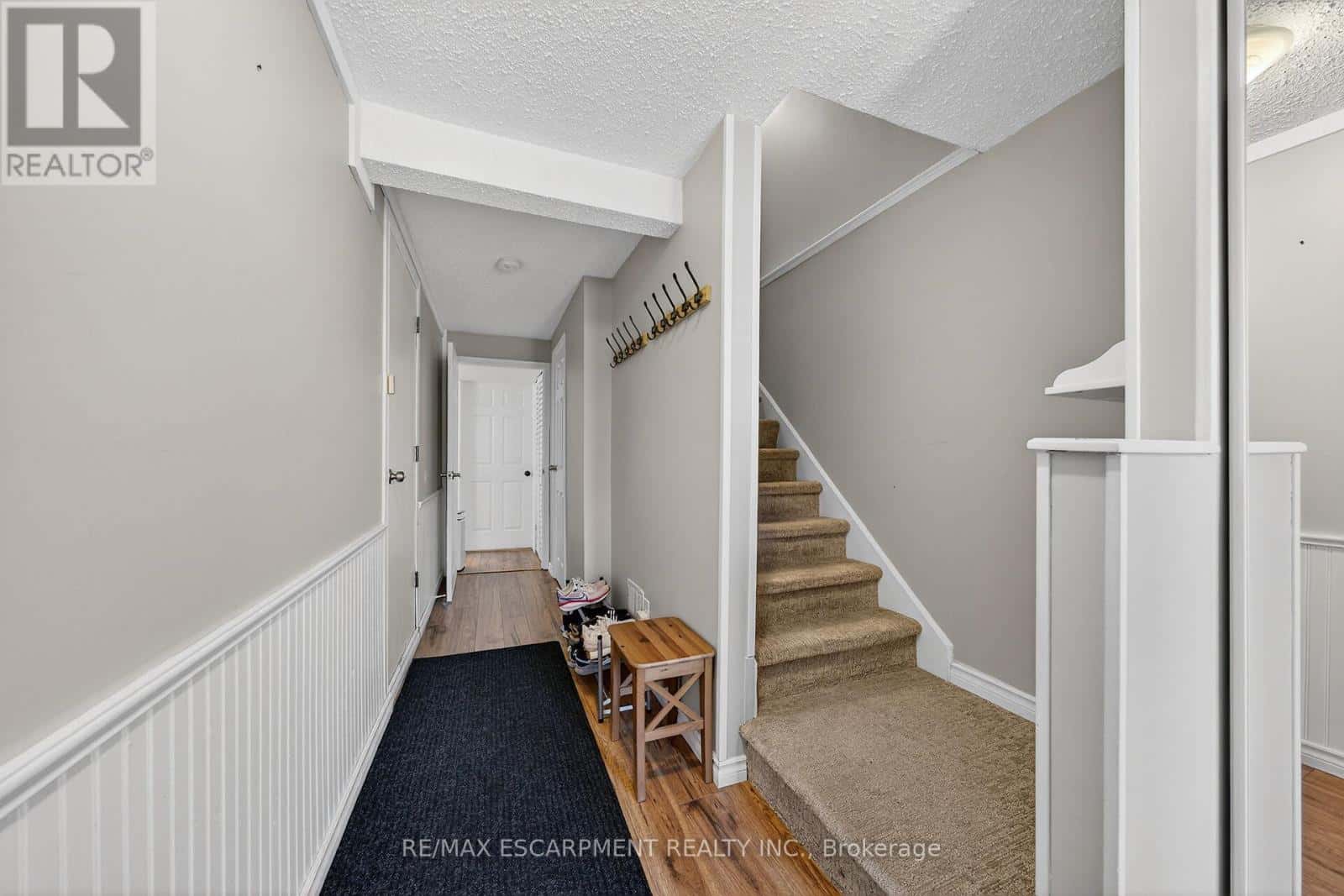 64 - 145 RICE AVENUE — Hamilton (Fessenden) - Photo 5 of 35