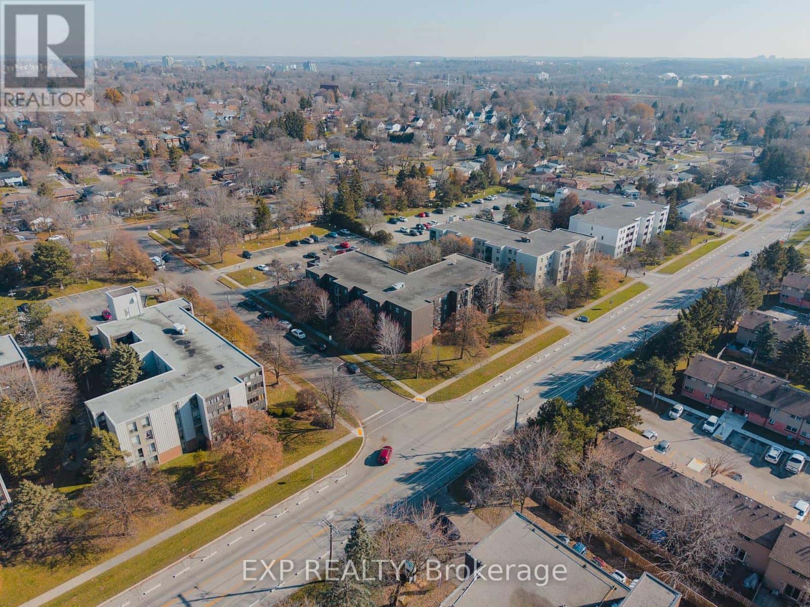 103 - 10 AJAX STREET — Guelph (Junction/Onward Willow) - Photo 2 of 27